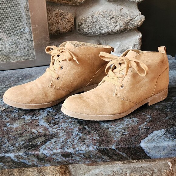 Indigo Rd. Tan Suede Lace Up Round Toe Booties Size 7M - Picture 1 of 15